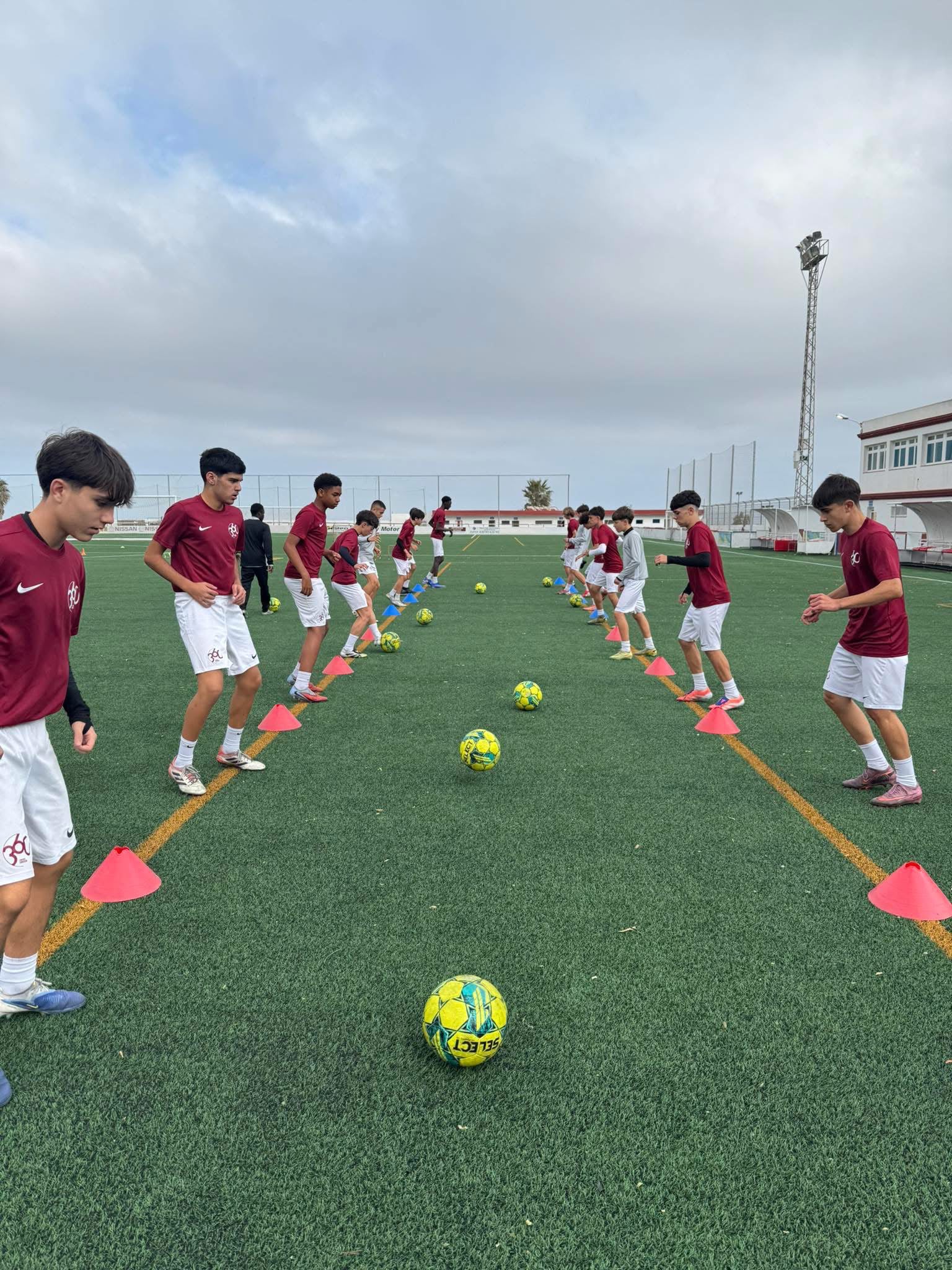 Jugador realizando un ejercicio de técnica individual